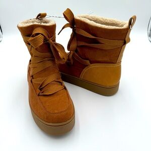 Universal Thread‎ Sherpa Lined Strappy Lace Up Birgitte Winter Boots 8.5 NWOT